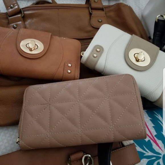 Diffrent handbags and wallets - Picture 2 of 4